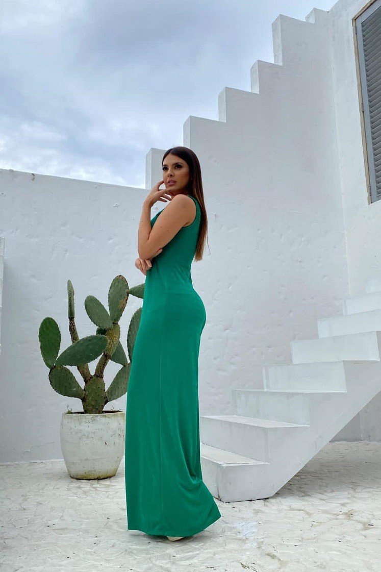 Enterizo largo con abertura en el pecho