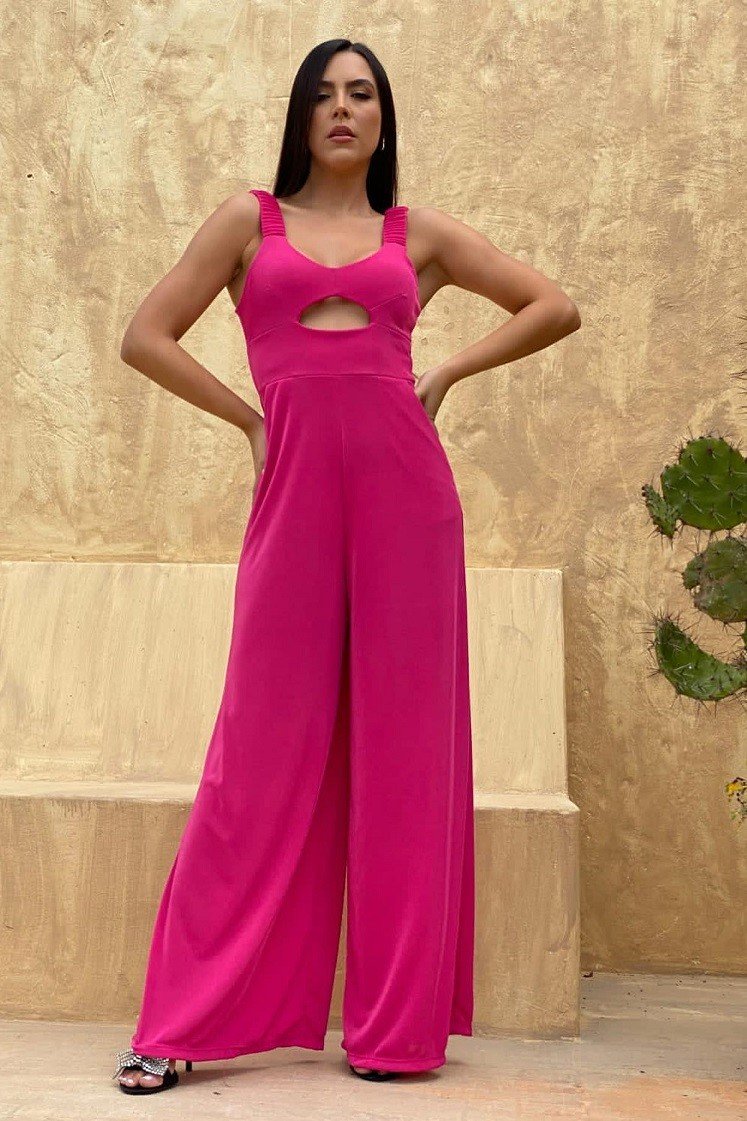 Enterizo largo con abertura en el pecho