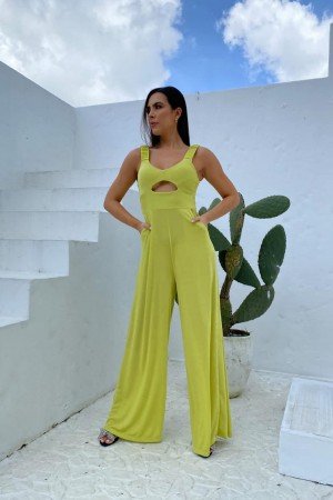 Enterizo largo con abertura en el pecho